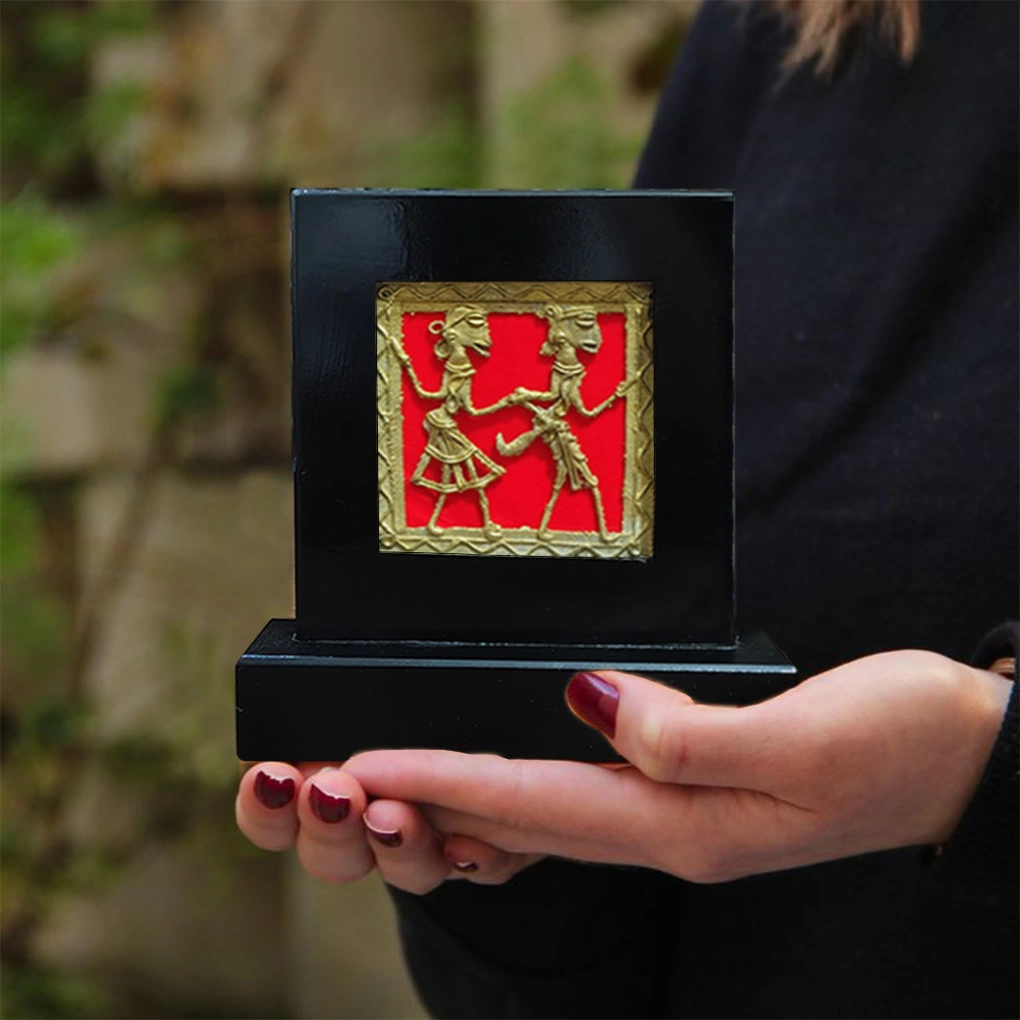 Tribal Dance Dhokra Art Memento for Gifting - Image 9