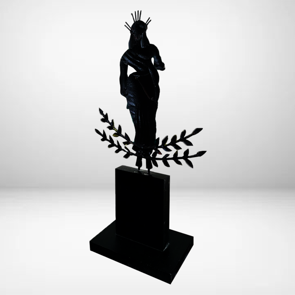 Handcrafted Tribal Lady Figurine Memento with Leaf Design Base - Image 6